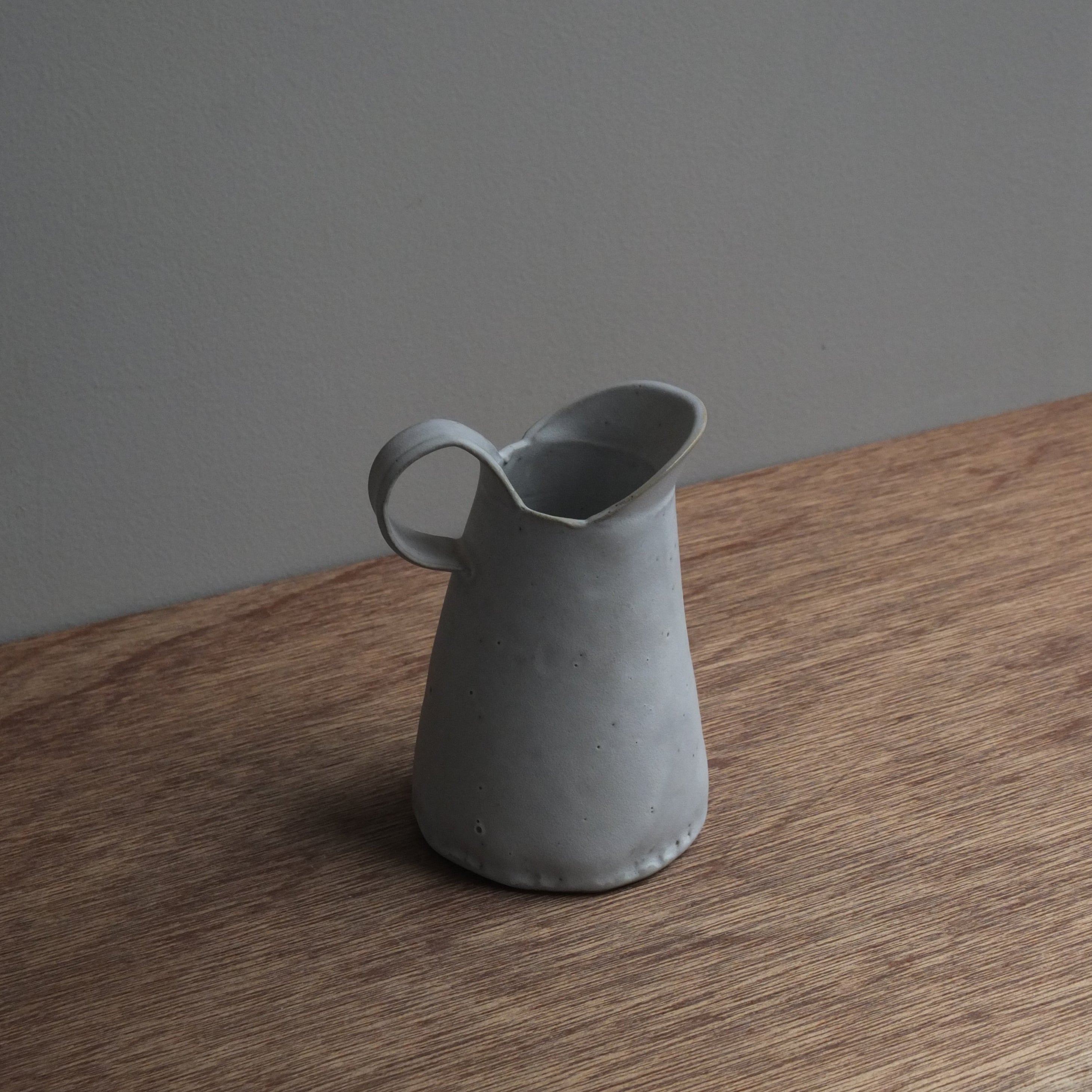 ピッチャー小・白色｜teto ceramics 石井啓一 – YOLOs