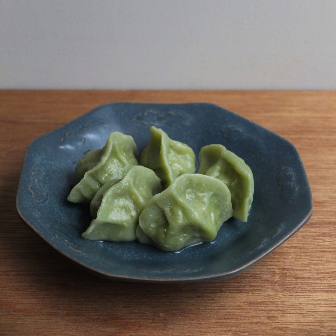 ＜季節限定＞ 餃子のかわしも｜塩バジルの水餃子 12個入